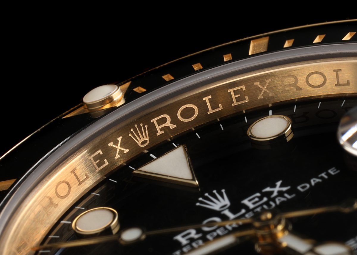 Rolex Submariner 18k Yellow Gold Black Dial Bezel Mens Watch 126618 rehaut